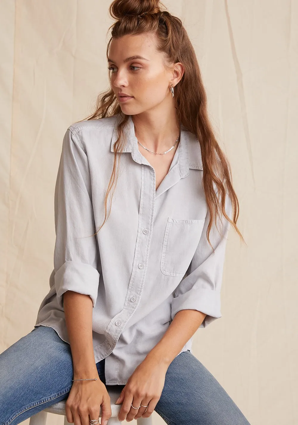 Bella Dahl Shirt Tail Button Down - Foggy Sky