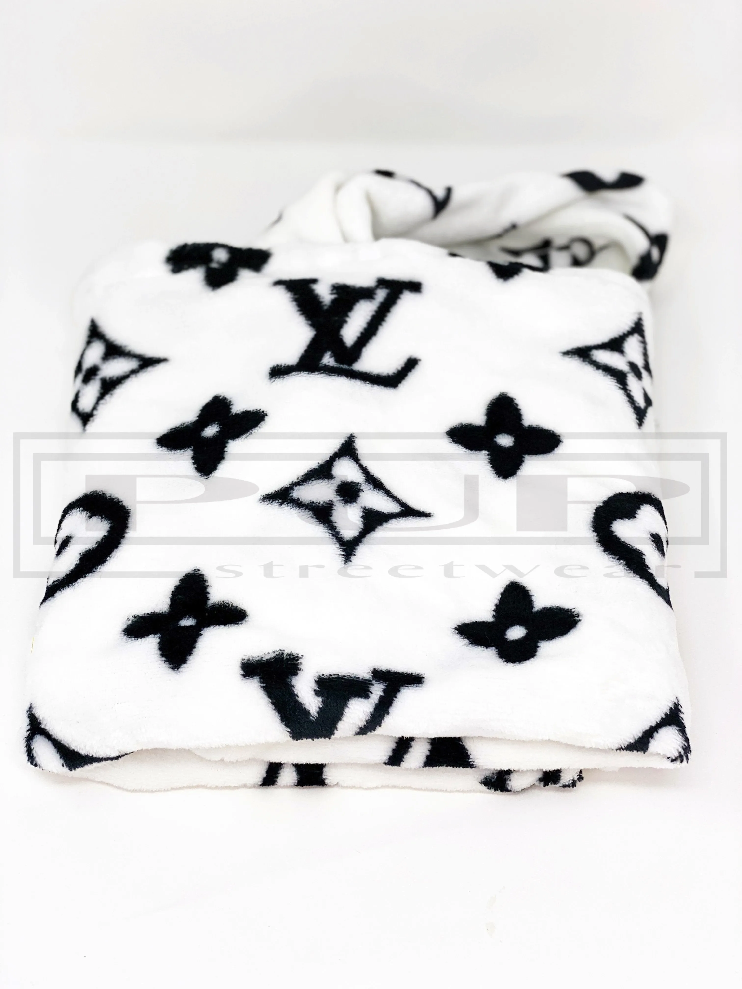 Ellie White Cotton Fleece Pillow and Blanket Set