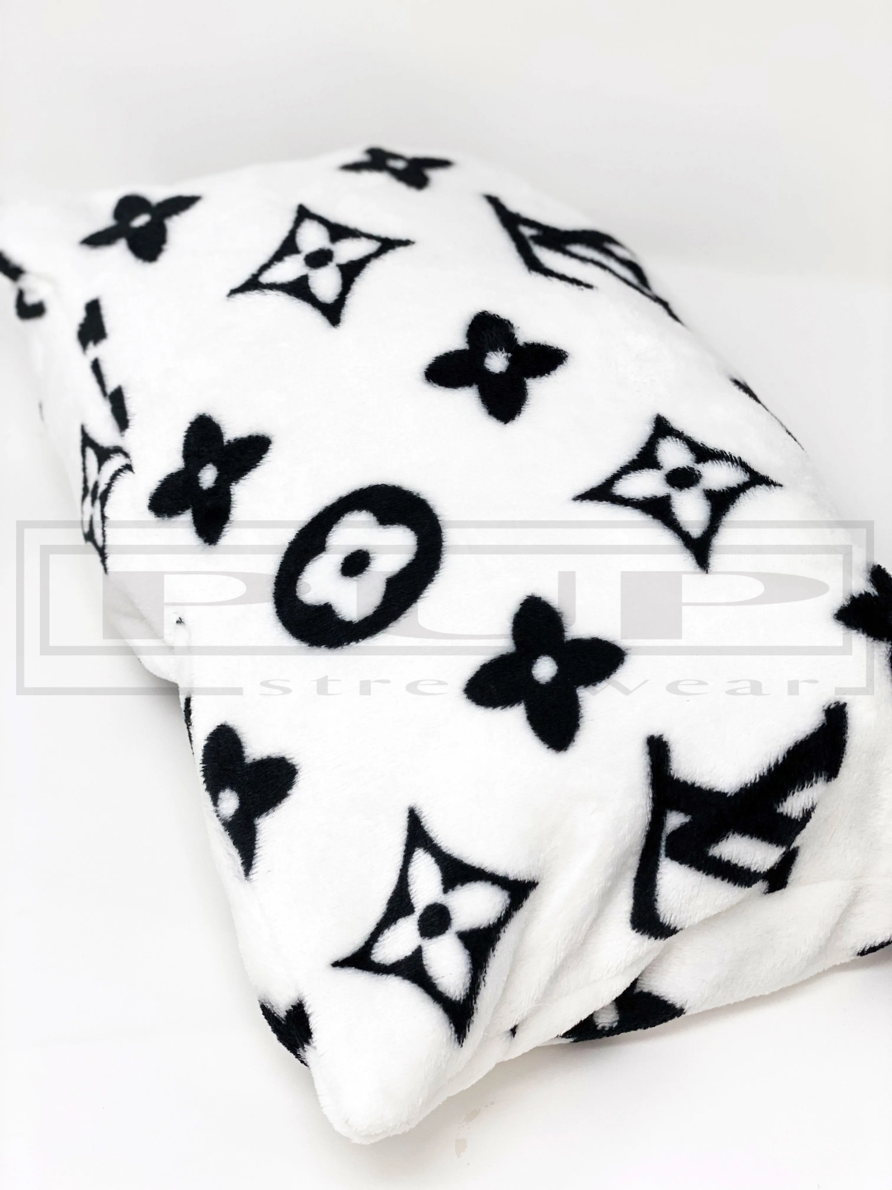 Ellie White Cotton Fleece Pillow and Blanket Set